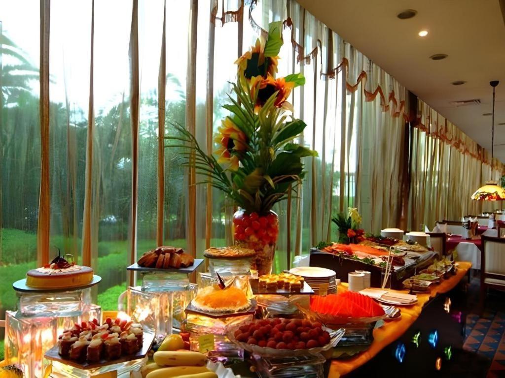 Fenggang Gladden Hotel Tiantangwei Exterior photo