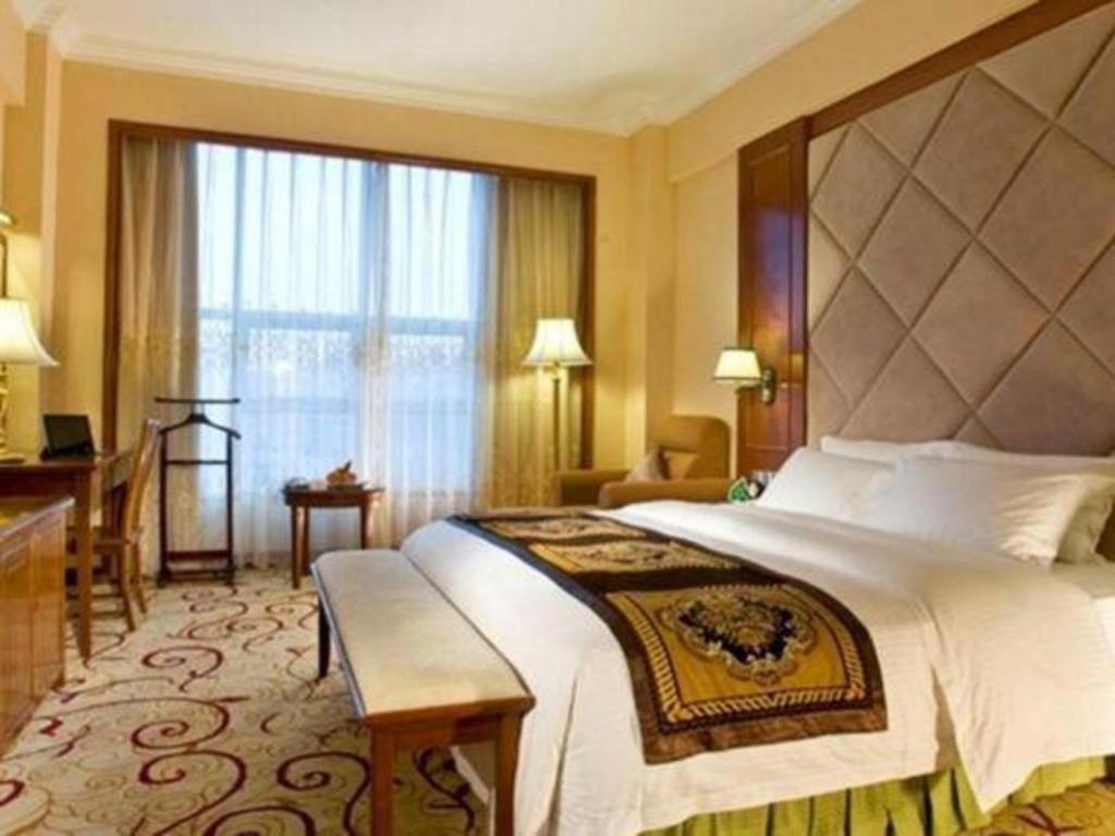 Fenggang Gladden Hotel Tiantangwei Exterior photo