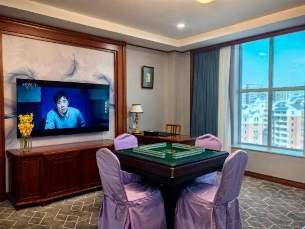 Fenggang Gladden Hotel Tiantangwei Exterior photo