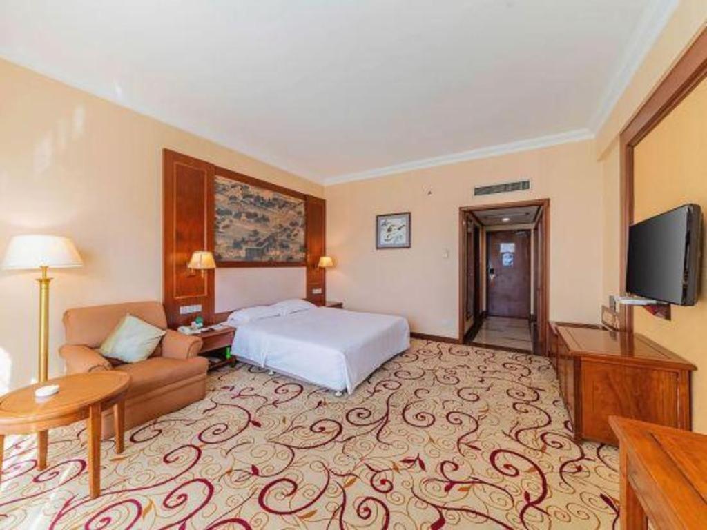 Fenggang Gladden Hotel Tiantangwei Exterior photo